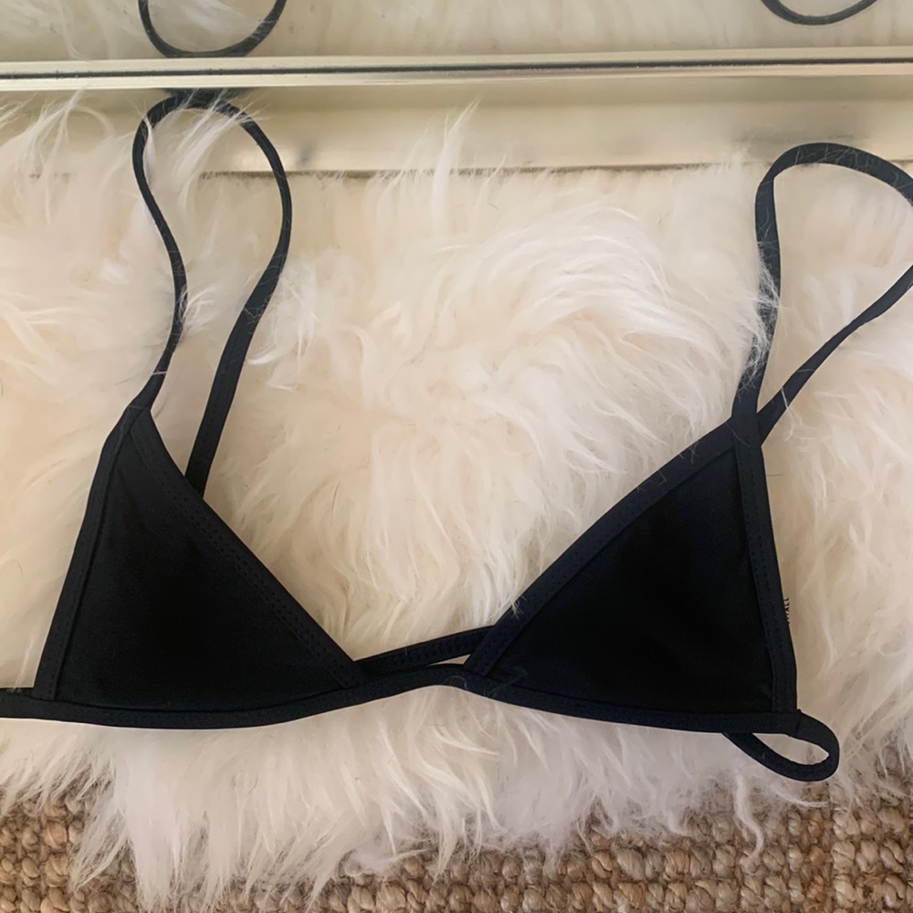 Basic swim la premiere top in black